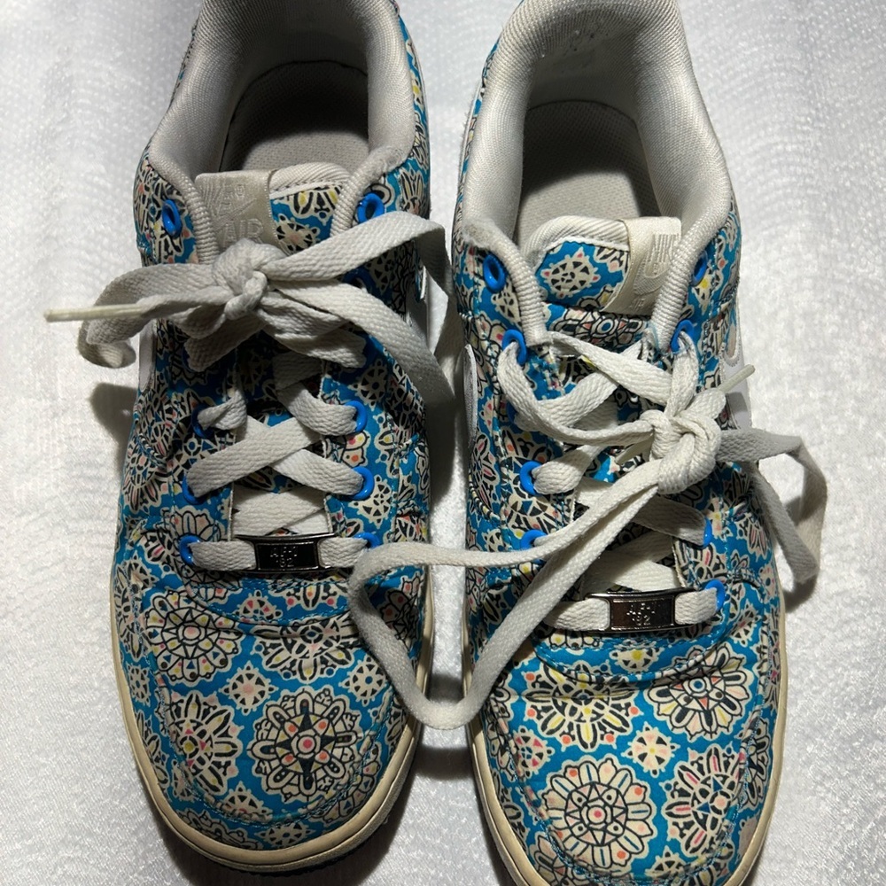 Nike Women's Sneakers - Blue and White Pattern
